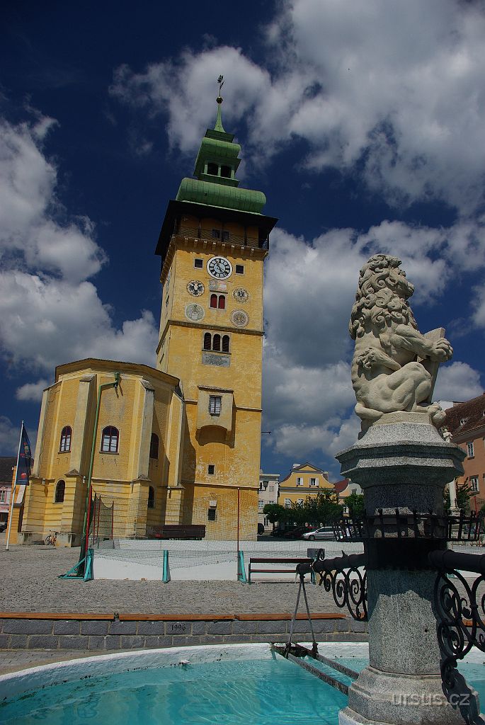 IMGP2322.JPG - DEN1: Naše putování začínáme v malebném městečku Retz na česko-rakouských hranicích.