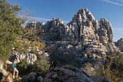 Kousek od města Antequera, na hřebeni 1300 metrů vysokého horského masivu Torcal Alto, se nachází mimořádné skalní město Torcal de Antequera.