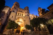 Z pamětihodností v Málaze stojí za pozornost monumentální katedrála Catedral de la Encarnación a pevnost La Alcazaba.