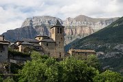 STAGE 16: Další den přicházíme do známého horského střediska Torla-Ordesa, které je centrem národního parku Ordesa y Monte Perdido. V obchodě dokupujeme novou plynovou kartuš a zásoby jídla.