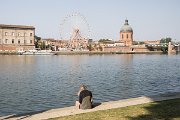 Pak se autobusem přepravujeme do 4. největšího města Francie, Toulouse, ležícího na řece Garrone.